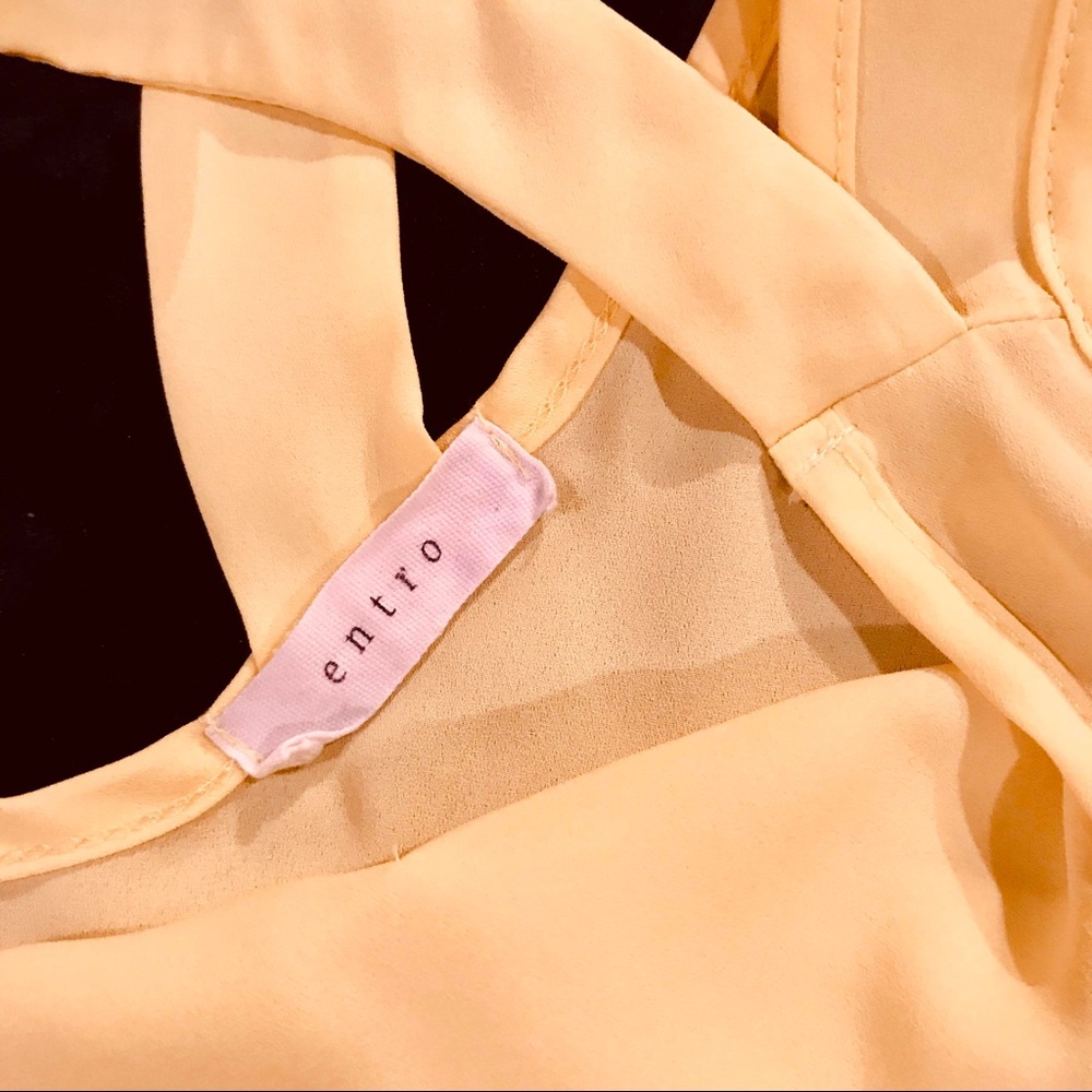 ⚠️5 for $10⚠️Sunny yellow dressy tank top - Picture 4 of 6